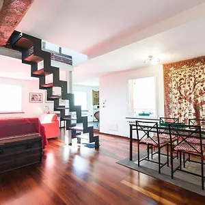 Sunflower With Private Terrace And Lift Appartement